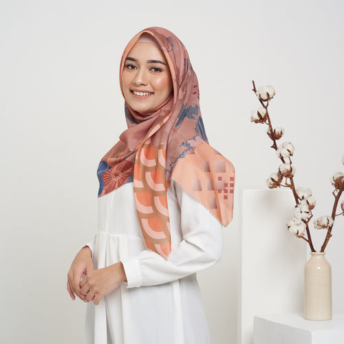 GOLDENLIGHT Garden Of Eden | The Novella Scarf